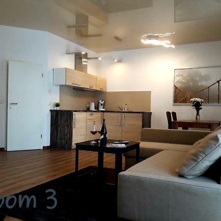 Modernes Apartment Metzingen Mittelstadt ภายนอก รูปภาพ