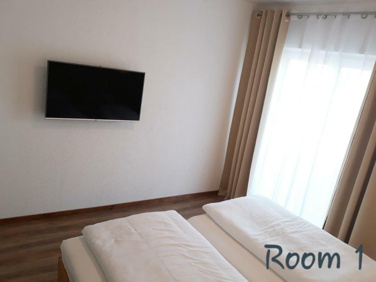 Modernes Apartment Metzingen Mittelstadt ภายนอก รูปภาพ