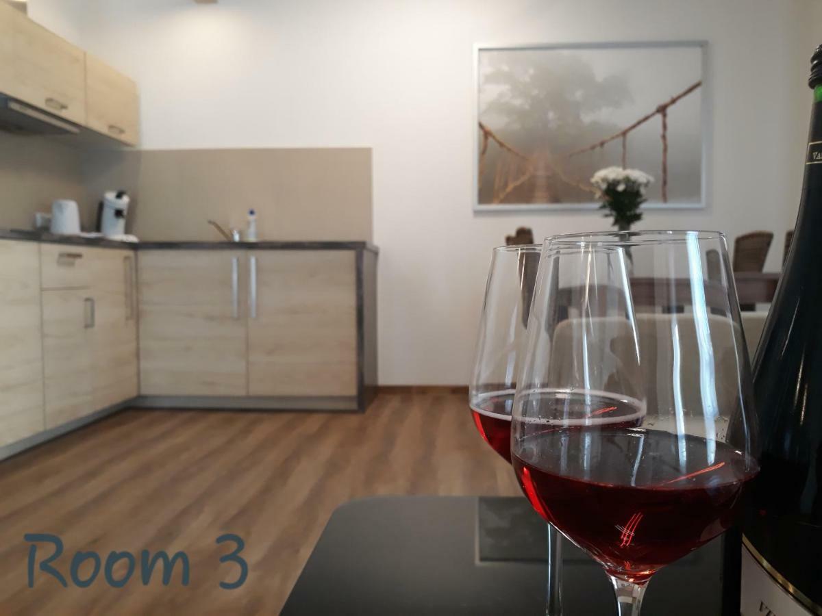 Modernes Apartment Metzingen Mittelstadt ภายนอก รูปภาพ
