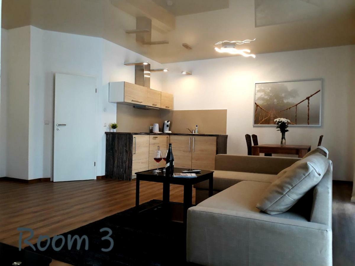 Modernes Apartment Metzingen Mittelstadt ภายนอก รูปภาพ