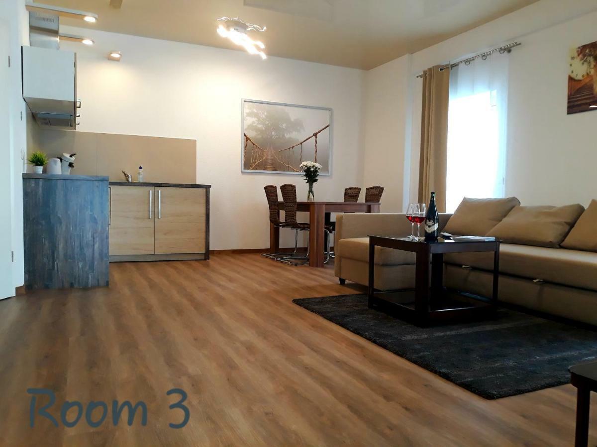 Modernes Apartment Metzingen Mittelstadt ภายนอก รูปภาพ