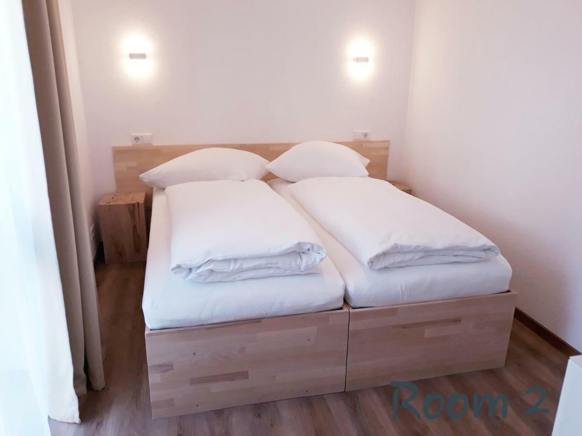 Modernes Apartment Metzingen Mittelstadt ภายนอก รูปภาพ